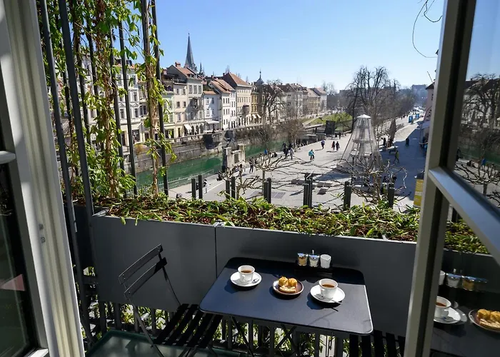 Zlata Ladjica Boutique Lublana