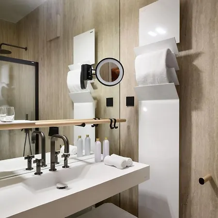 Готель Zlata Ladjica Boutique 5*