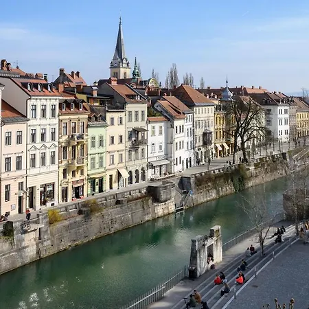 Zlata Ladjica Boutique