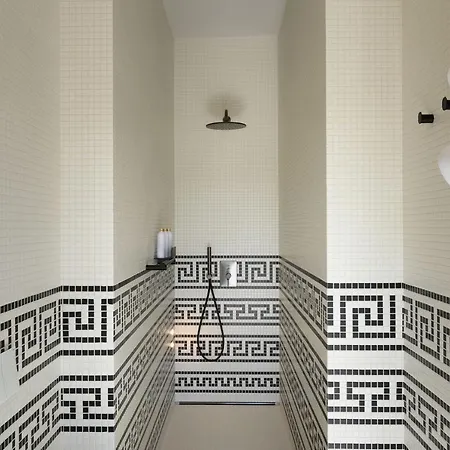 Zlata Ladjica Boutique