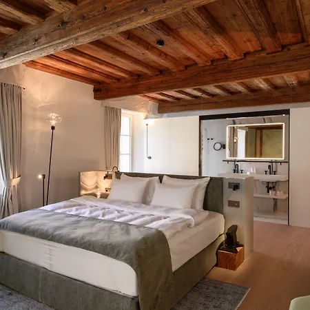 Zlata Ladjica Boutique 5* Lublana