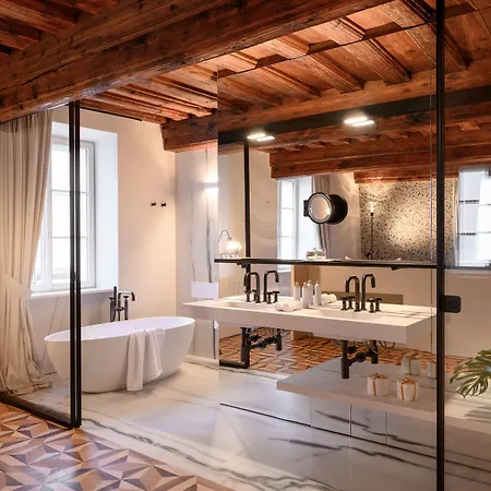 Zlata Ladjica Boutique 5*