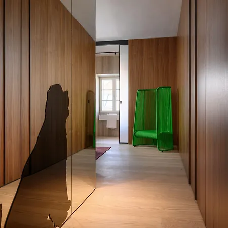 Zlata Ladjica Boutique Ljubljana