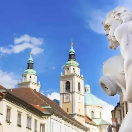 Zlata Ladjica Boutique Ljubljana