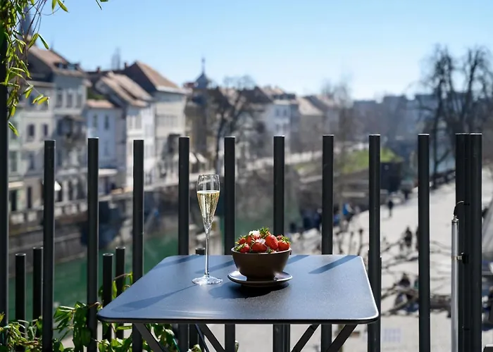 Zlata Ladjica Boutique Готель Любляна