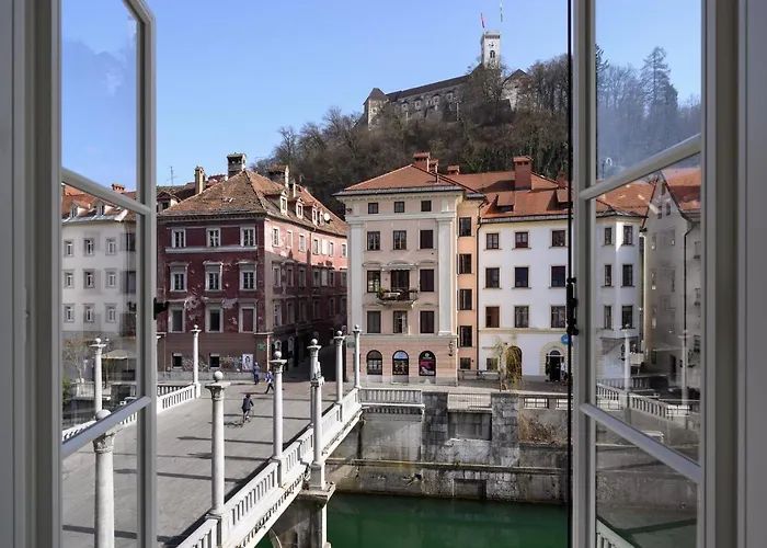 Zlata Ladjica Boutique Ljubljana