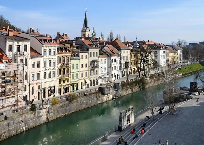 Zlata Ladjica Boutique