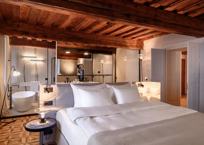 Zlata Ladjica Boutique 5* Ljubljana